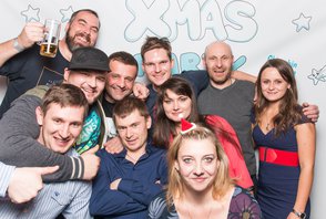 Eyelevel vánoční večírek