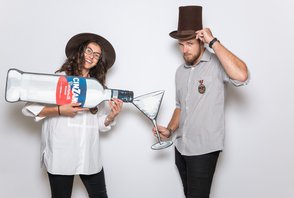 Slavnostní otevření výstavy značky Cinzano