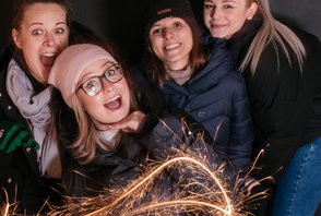 Smybox vánoční večírek 2019 - proužky