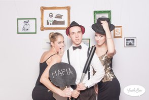 Mafiánský večírek Acti9 + Schneider
